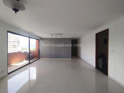Apartamento de 4 alcobas en arriendo en El Poblado, Medellín, 140 m² · foto 2 de 14