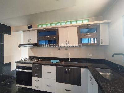Apartamento de 4 alcobas en arriendo en El Poblado, Medellín, 140 m² · foto 7 de 14