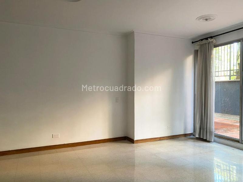 3BR Apartment with Study and Covered Parking in El Poblado - 4