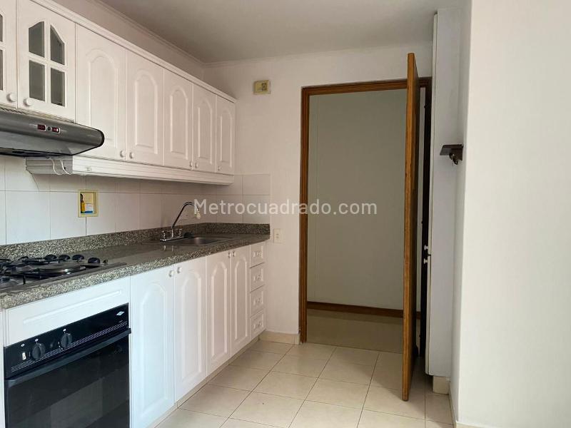 3BR Apartment with Study and Covered Parking in El Poblado - 5
