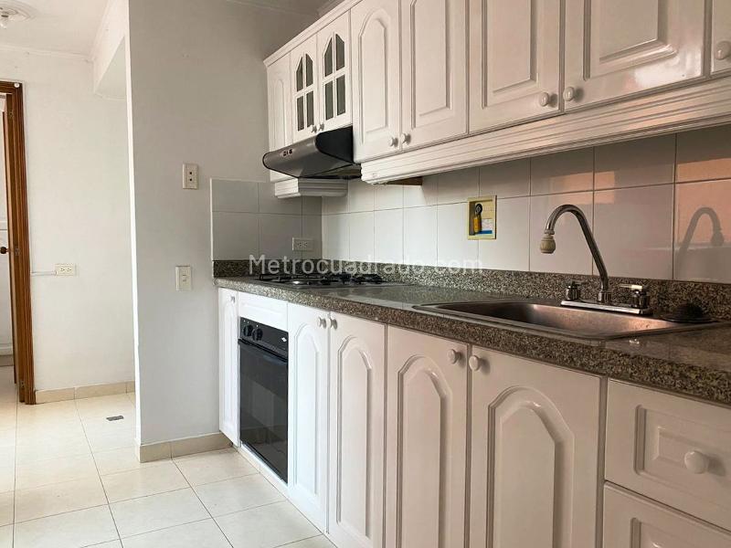 3BR Apartment with Study and Covered Parking in El Poblado - 6