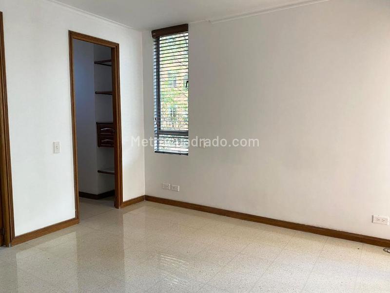 3BR Apartment with Study and Covered Parking in El Poblado - 7