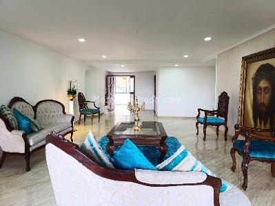Apartamento de 4 alcobas en venta en El Poblado, Medellín, 425 m² · foto 2 de 19