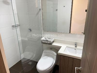 Apartamento de 2 alcobas en arriendo en El Poblado, Medellín, 89 m² · foto 13 de 14