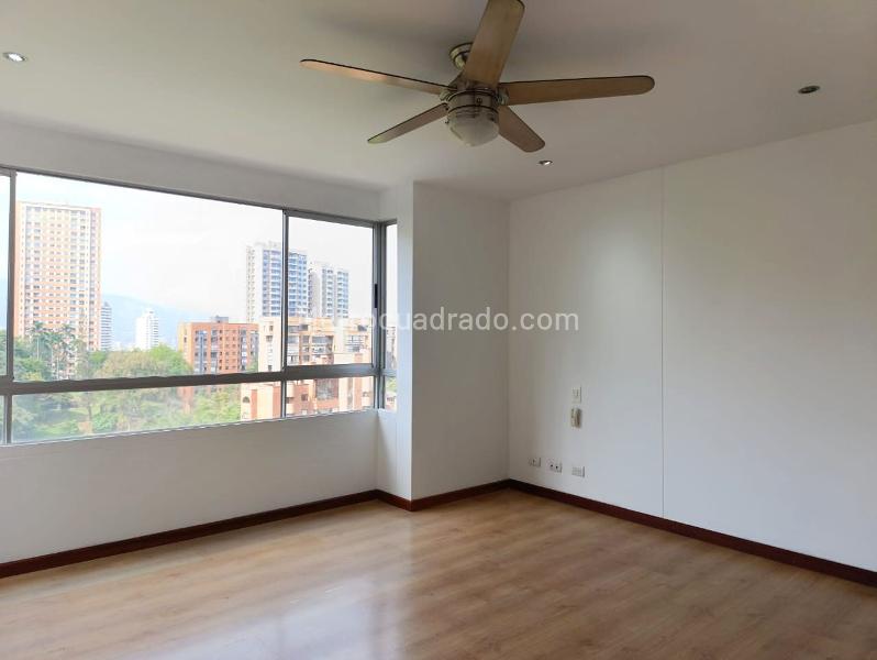 Apartamento de 3 Alcobas en El Poblado con Balcón - 8
