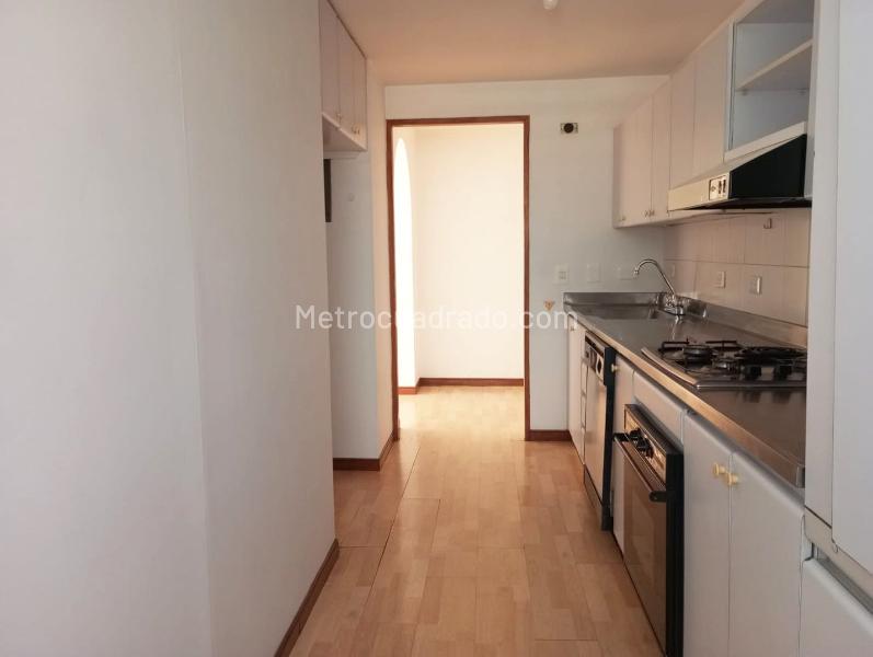 3BR Apartment with Balcony and Covered Lineal Parking in El Poblado - 5