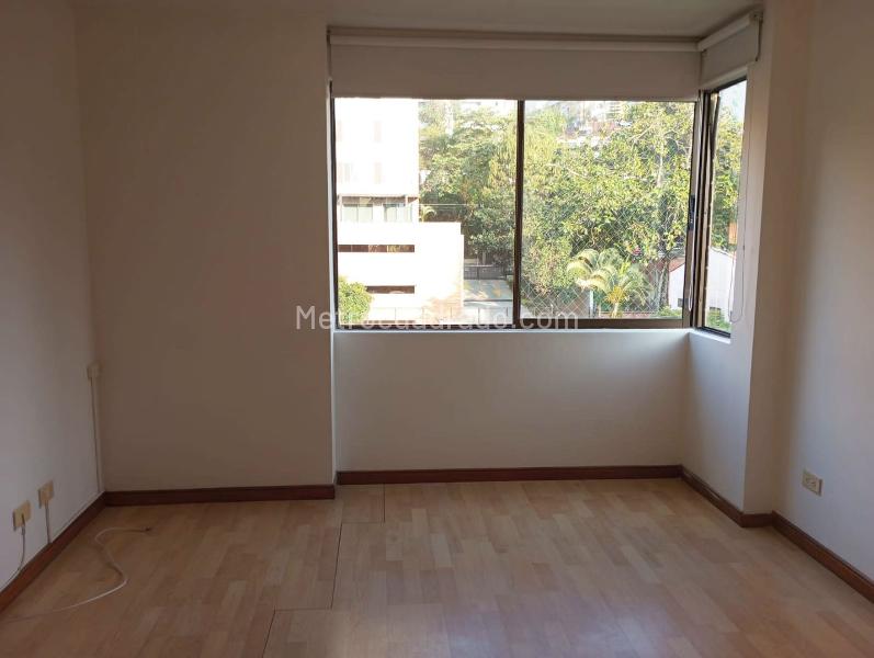 3BR Apartment with Balcony and Covered Lineal Parking in El Poblado - 6