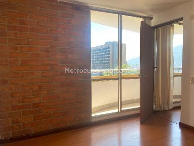 Apartaestudio en arriendo en El Poblado, Medellín, 64 m² · foto 10 de 14