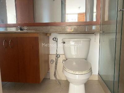Apartaestudio en arriendo en El Poblado, Medellín, 64 m² · foto 13 de 14