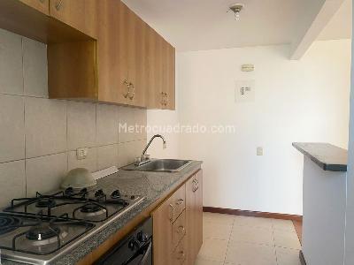 Apartaestudio en arriendo en El Poblado, Medellín, 64 m² · foto 7 de 14