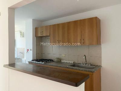 Apartaestudio en arriendo en El Poblado, Medellín, 64 m² · foto 8 de 14