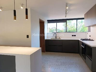 Apartamento de 2 alcobas en venta en Los Balsos, Medellín, 172 m² · foto 4 de 19