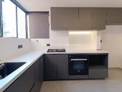 Apartamento de 2 alcobas en venta en Los Balsos, Medellín, 172 m² · foto 6 de 19