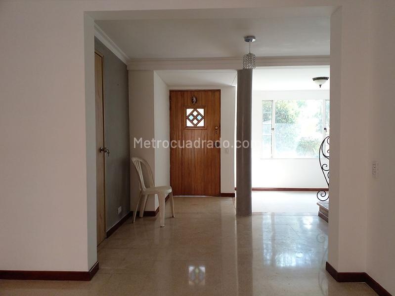 Casa – Envigado, Valle de Aburrá - Más