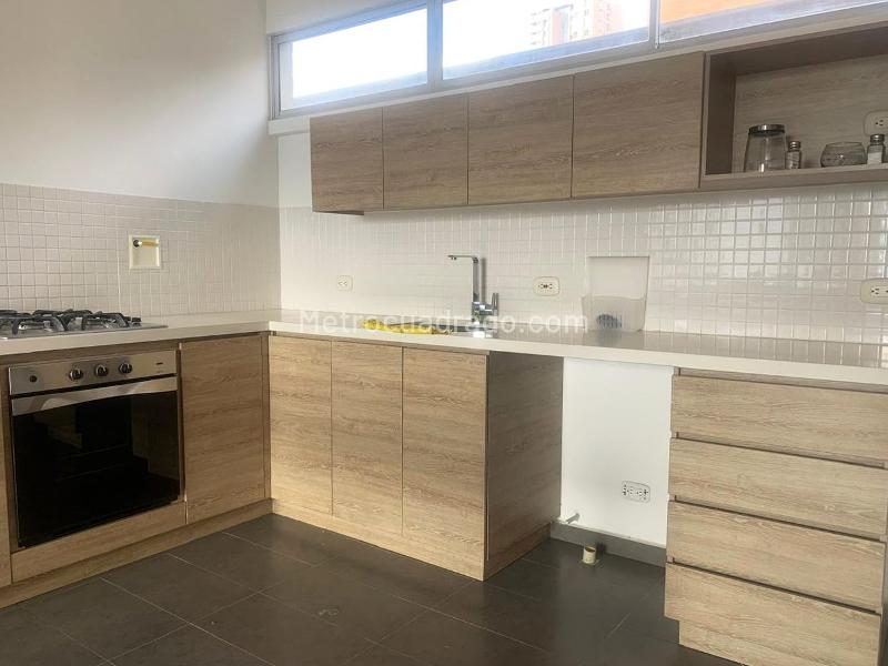 Apartamento de 2 Alcobas con Gimnasio en El Poblado - 6