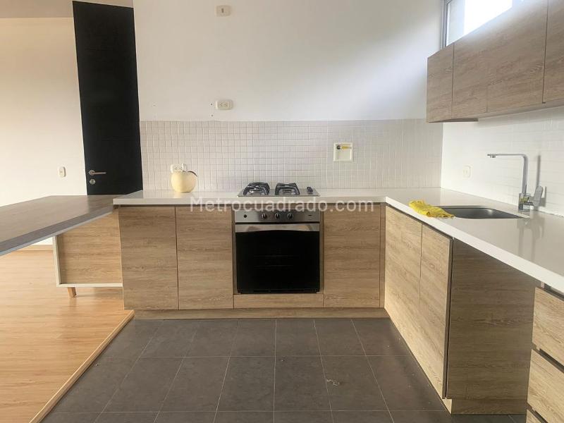 Apartamento de 2 Alcobas con Gimnasio en El Poblado - 8