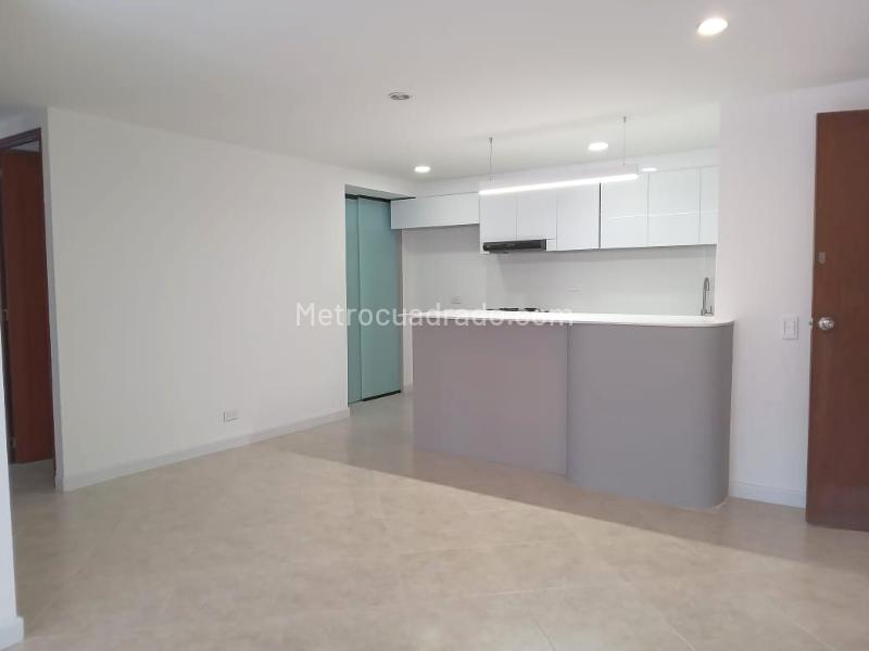 Spacious 4BR Apartment with Terrace in El Poblado - 3