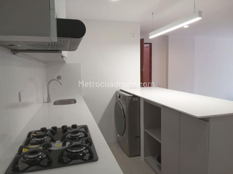 Spacious 4BR Apartment with Terrace in El Poblado - 4