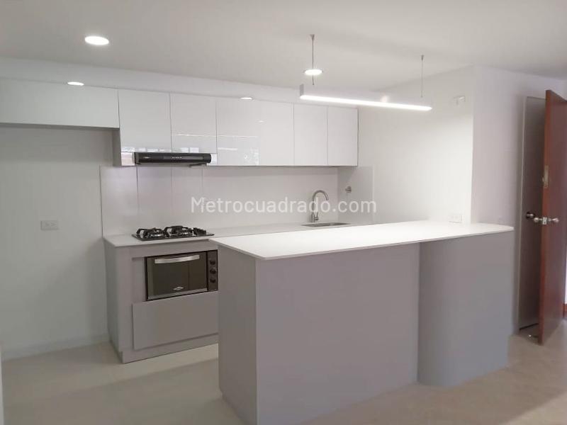 Spacious 4BR Apartment with Terrace in El Poblado - 6