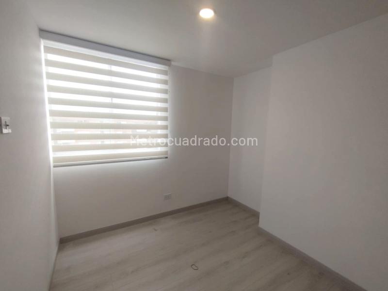 Apartamento de 3 Alcobas con Balcón y Parqueadero Cubierto en El Poblado - 8