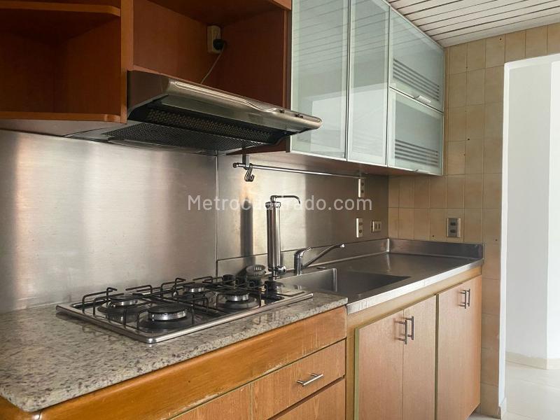 Cozy 2BR Apartment with Service Room in El Poblado - 6
