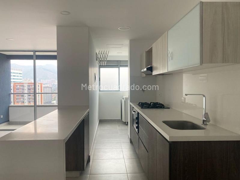Apartamento de 2 Alcobas con Baños Privados en El Poblado - 7