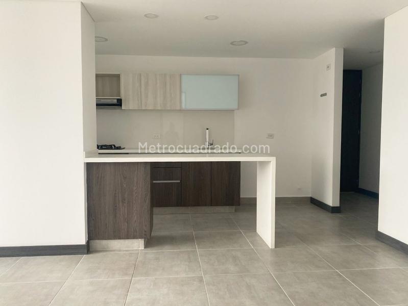 Apartamento de 2 Alcobas con Baños Privados en El Poblado - 9