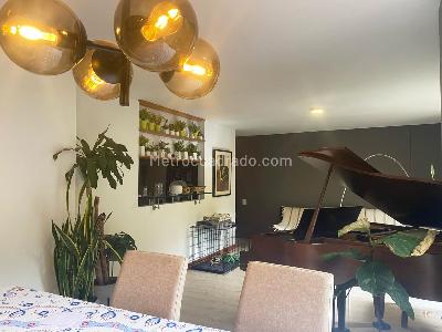 Apartamento de 2 alcobas en arriendo en El Poblado, Medellín, 95 m² · foto 3 de 16