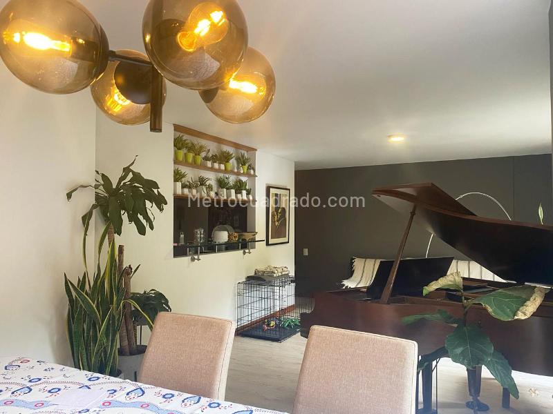 Apartamento de 2 Alcobas con Terraza en El Poblado (Unidad Cerrada) - 3