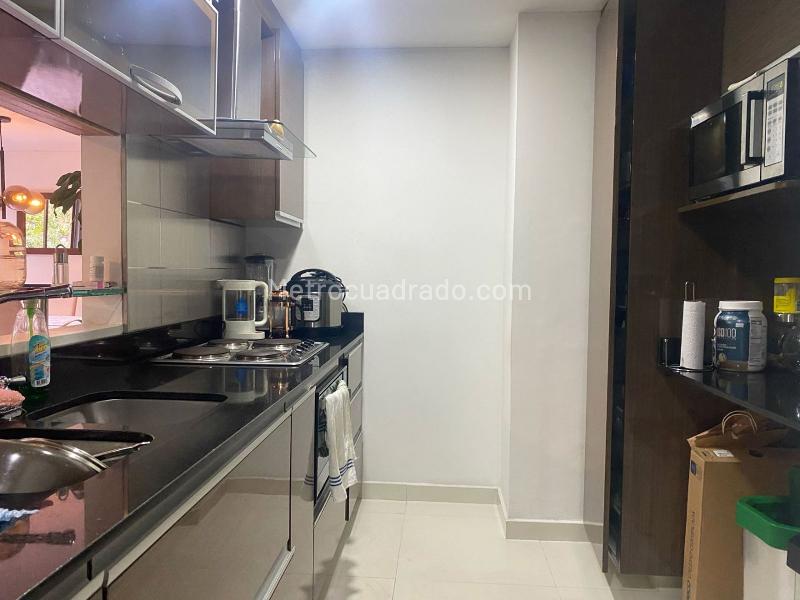 Apartamento de 2 Alcobas con Terraza en El Poblado (Unidad Cerrada) - 6