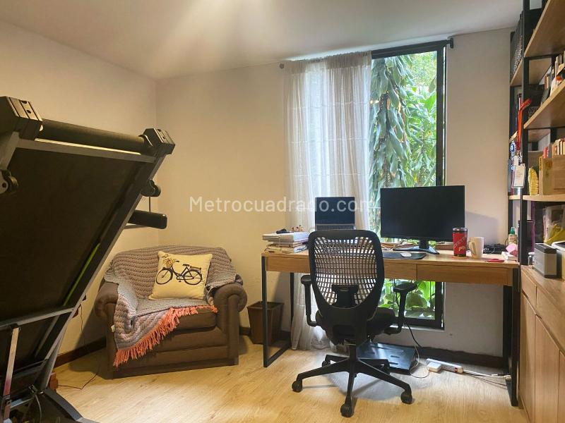 Apartamento de 2 Alcobas con Terraza en El Poblado (Unidad Cerrada) - 9