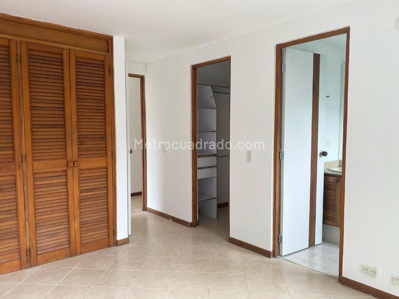 2BR Apartment with Parking in El Poblado (Closed Unit) - 8
