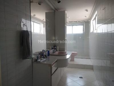Casa de 4 alcobas en venta en El Poblado, Medellín, 300 m² · foto 14 de 19