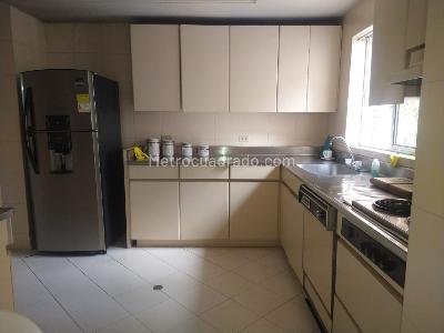 Casa de 4 alcobas en venta en El Poblado, Medellín, 300 m² · foto 7 de 19