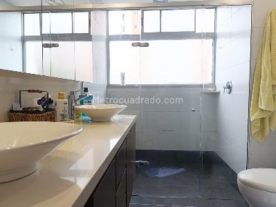 Apartamento de 3 alcobas en venta en El Poblado, Medellín, 156 m² · foto 18 de 19
