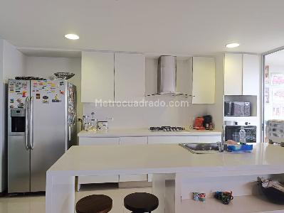 Apartamento de 3 alcobas en venta en El Poblado, Medellín, 156 m² · foto 9 de 19