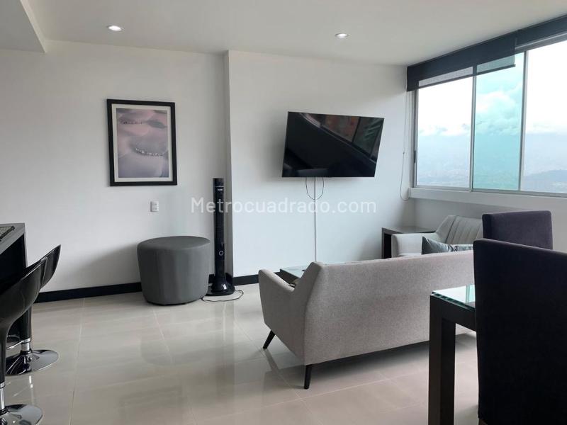 Apartamento Amoblado de 2 Alcobas con Balcón y Parqueadero en El Poblado - 3