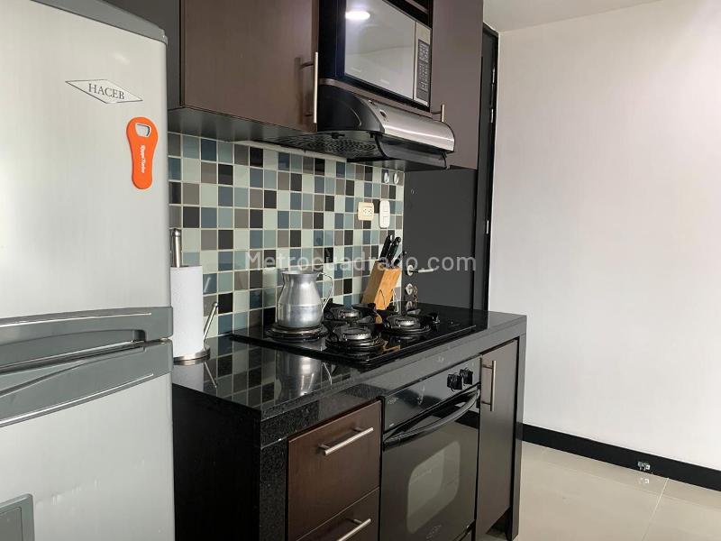 Apartamento Amoblado de 2 Alcobas con Balcón y Parqueadero en El Poblado - 6