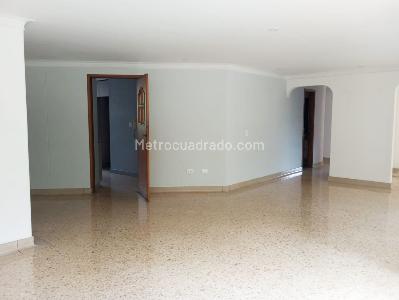 Apartamento en venta en El Poblado, Medellín · foto 3 de 16