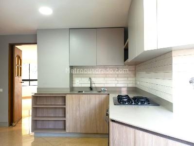 Apartamento en venta en El Poblado, Medellín · foto 7 de 16