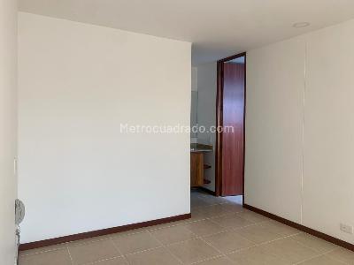 Apartaestudio en arriendo en El Poblado, Medellín, 57 m² · foto 10 de 13
