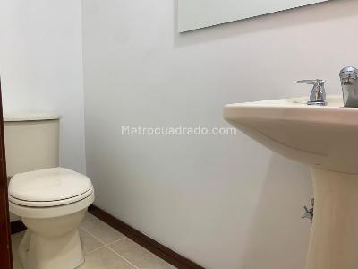 Apartaestudio en arriendo en El Poblado, Medellín, 57 m² · foto 13 de 13