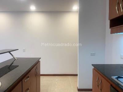 Apartaestudio en arriendo en El Poblado, Medellín, 57 m² · foto 5 de 13