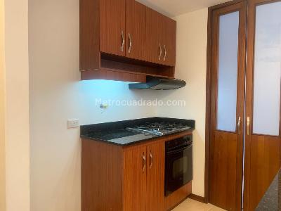 Apartaestudio en arriendo en El Poblado, Medellín, 57 m² · foto 6 de 13