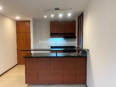Apartaestudio en arriendo en El Poblado, Medellín, 57 m² · foto 8 de 13