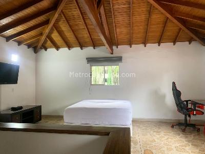Casa de 4 alcobas en arriendo en El Poblado, Medellín, 300 m² · foto 10 de 19