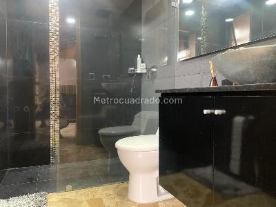Casa de 4 alcobas en arriendo en El Poblado, Medellín, 300 m² · foto 16 de 19