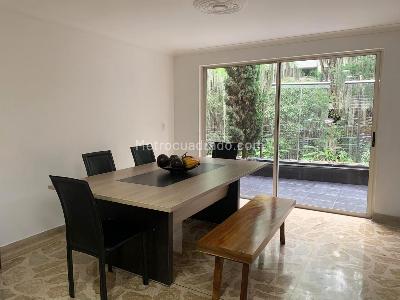 Casa de 4 alcobas en arriendo en El Poblado, Medellín, 300 m² · foto 3 de 19