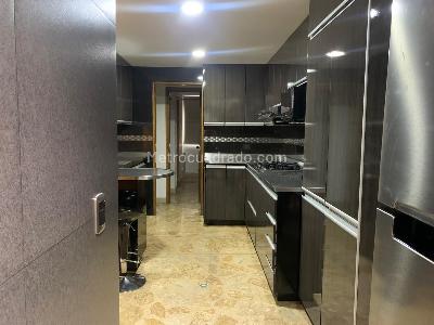 Casa de 4 alcobas en arriendo en El Poblado, Medellín, 300 m² · foto 4 de 19
