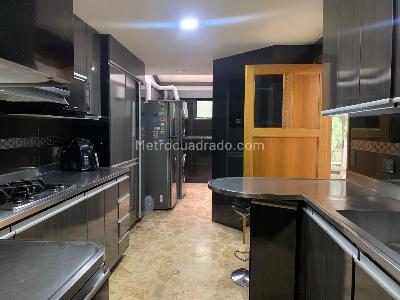 Casa de 4 alcobas en arriendo en El Poblado, Medellín, 300 m² · foto 5 de 19